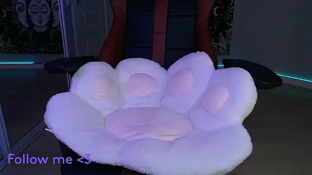 Snapshot of softalaska chatting on December 5, 2025, 2:31 am softalaska online show from December 5, 2025, 2:31 am