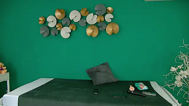 RoxanneJoy online show from April 26, 2026, 4:10 am