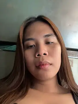 Margaux4U online show from April 12, 2026, 7:24 am