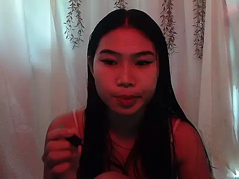 Snapshot of Allysonxx05 chatting on December 5, 2025, 3:59 am Allysonxx05 online show from December 5, 2025, 3:59 am