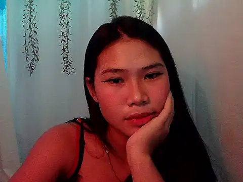 Snapshot of Allysonxx05 chatting on December 14, 2025, 6:30 am Allysonxx05 online show from December 14, 2025, 6:30 am