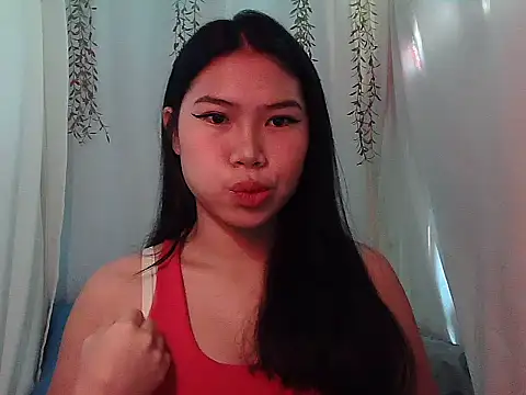 Snapshot of Allysonxx05 chatting on December 20, 2025, 1:23 am Allysonxx05 online show from December 20, 2025, 1:23 am