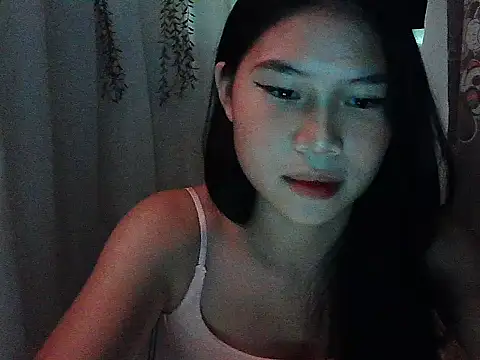 Snapshot of Allysonxx05 chatting on January 10, 2026, 5:20 am Allysonxx05 online show from January 10, 2026, 5:20 am