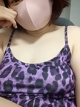 Snapshot of miniiceyya chatting on February 26, 2026, 4:28 pm miniiceyya online show from February 26, 2026, 4:28 pm