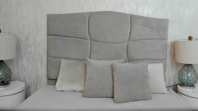 Naomii BDSM online show from February 21, 2026, 1:12 pm