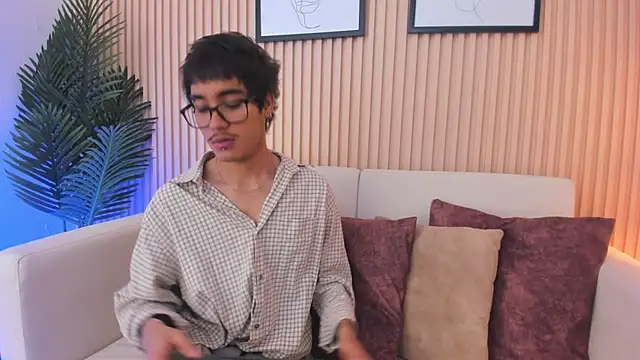 Snapshot of Antonio_rowan chatting on December 5, 2025, 1:42 pm Antonio rowan online show from December 5, 2025, 1:42 pm