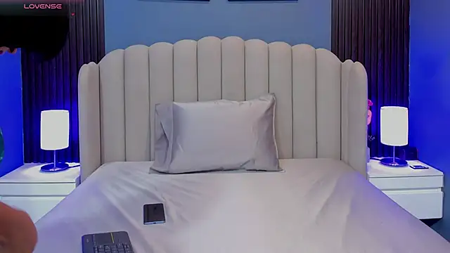 Snapshot of Miia_cute18 chatting on December 5, 2025, 12:25 pm Miia cute18 online show from December 5, 2025, 12:25 pm