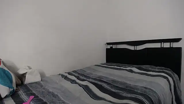 Snapshot of nohemyDream chatting on December 16, 2025, 5:23 am nohemyDream online show from December 16, 2025, 5:23 am