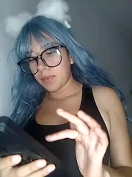 Snapshot of RoxieHart05 chatting on February 21, 2026, 3:07 am RoxieHart05 online show from February 21, 2026, 3:07 am