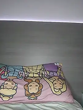 Snapshot of RoxieHart05 chatting on February 28, 2026, 3:40 am RoxieHart05 online show from February 28, 2026, 3:40 am