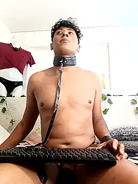 Snapshot of Varek_biglatin_dick chatting on December 3, 2025, 1:24 am Varek biglatin dick online show from December 3, 2025, 1:24 am