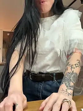 Ruby yy online show from December 5, 2025, 7:43 pm