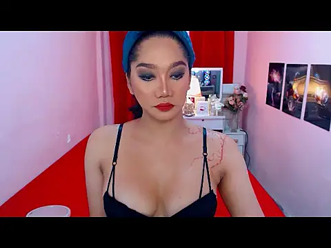 Snapshot of UrScreenGoddess chatting on March 14, 2026, 11:32 pm UrScreenGoddess online show from March 14, 2026, 11:32 pm