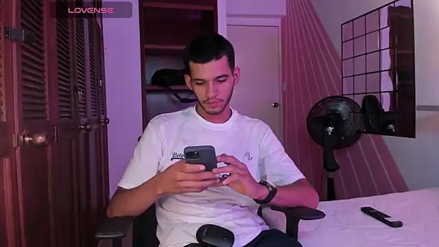 Snapshot of dear_lover1 chatting on December 5, 2025, 11:30 am dear lover1 online show from December 5, 2025, 11:30 am