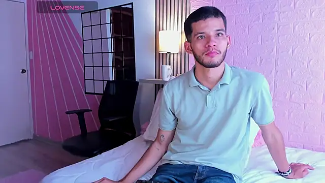 Snapshot of dear_lover1 chatting on December 15, 2025, 2:21 pm dear lover1 online show from December 15, 2025, 2:21 pm