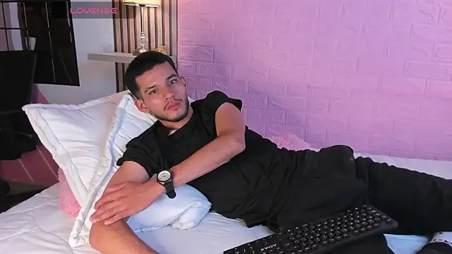 Snapshot of dear_lover1 chatting on December 16, 2025, 2:11 pm dear lover1 online show from December 16, 2025, 2:11 pm