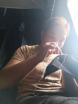 Evelyn-n online show from December 2, 2025, 8:30 am