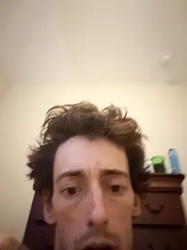 Queen4535t online show from December 14, 2025, 7:40 pm