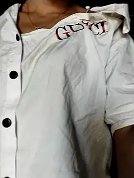 iam-eli online show from December 3, 2025, 6:21 am