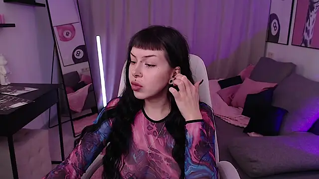 Snapshot of Eliza_Bennet chatting on December 2, 2025, 7:36 am Eliza Bennet online show from December 2, 2025, 7:36 am