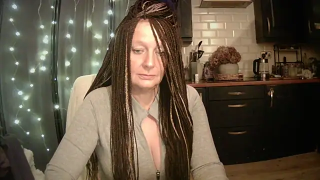 pixxiexo online show from December 23, 2025, 2:31 am