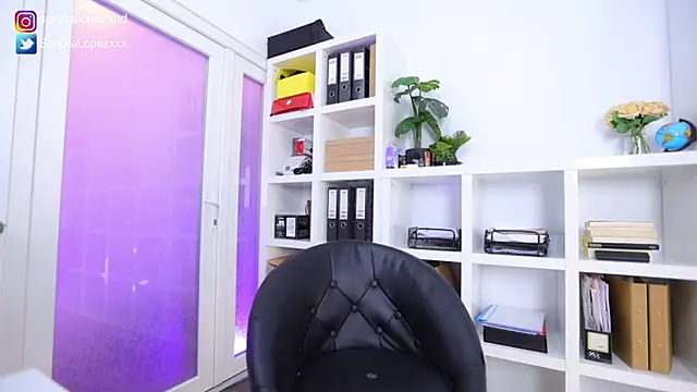 Snapshot of SandraLopezxx chatting on March 15, 2025, 6:32 pm SandraLopezxx online show from March 15, 2025, 6:32 pm