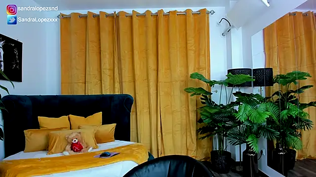 Snapshot of SandraLopezxx chatting on November 14, 2025, 6:50 pm SandraLopezxx online show from November 14, 2025, 6:50 pm