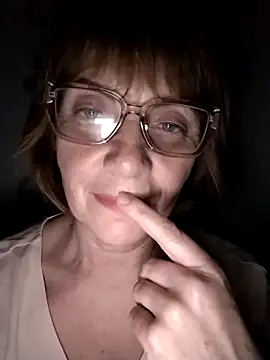 Snapshot of MichelleLove48 chatting on March 9, 2026, 9:30 pm MichelleLove48 online show from March 9, 2026, 9:30 pm
