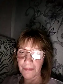 Snapshot of MichelleLove48 chatting on April 14, 2026, 7:31 pm MichelleLove48 online show from April 14, 2026, 7:31 pm