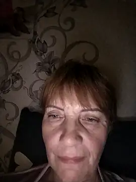 Snapshot of MichelleLove48 chatting on April 21, 2026, 9:39 pm MichelleLove48 online show from April 21, 2026, 9:39 pm
