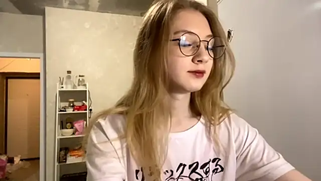 Snapshot of MargyDejong chatting on December 4, 2025, 6:16 pm MargyDejong online show from December 4, 2025, 6:16 pm