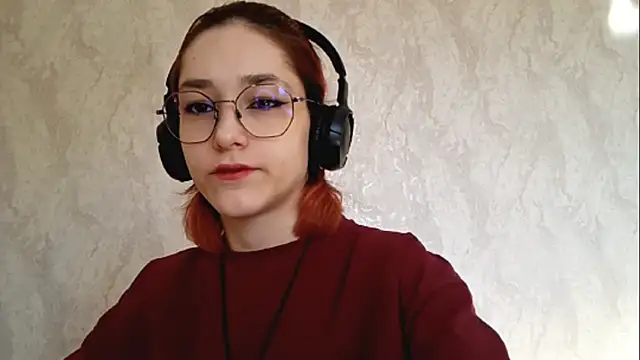 Snapshot of LinaWatter chatting on December 14, 2025, 8:30 am LinaWatter online show from December 14, 2025, 8:30 am