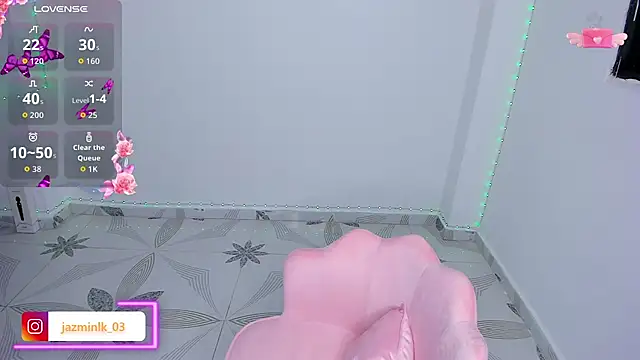 Snapshot of Jazmin_kithana chatting on January 5, 2026, 8:34 pm Jazmin kithana online show from January 5, 2026, 8:34 pm