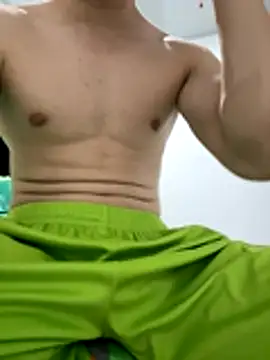 Snapshot of bebecito__ chatting on December 3, 2025, 5:26 am bebecito online show from December 3, 2025, 5:26 am