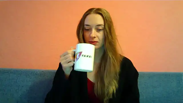 Snapshot of Honey_Whisper chatting on December 2, 2025, 7:36 am Honey Whisper online show from December 2, 2025, 7:36 am