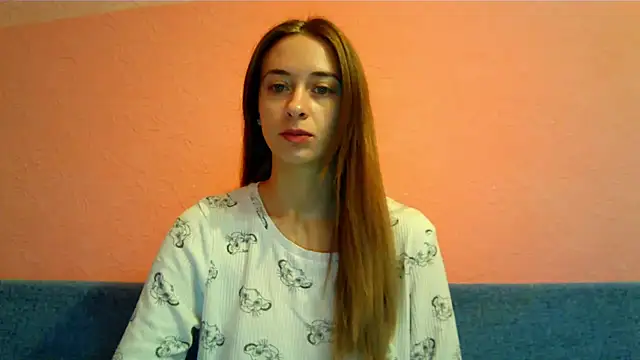 Snapshot of Honey_Whisper chatting on December 3, 2025, 5:48 am Honey Whisper online show from December 3, 2025, 5:48 am