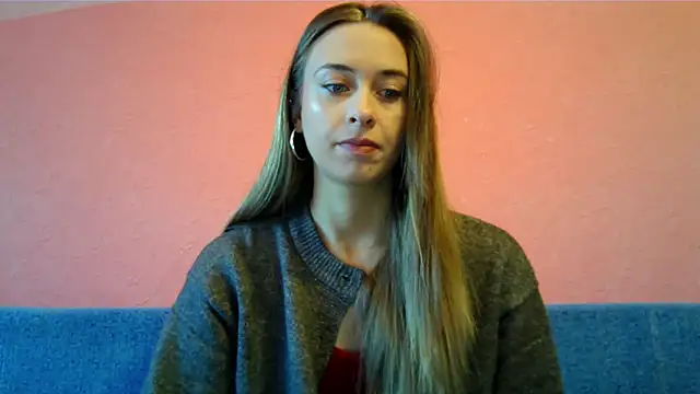 Snapshot of Honey_Whisper chatting on December 16, 2025, 9:03 am Honey Whisper online show from December 16, 2025, 9:03 am