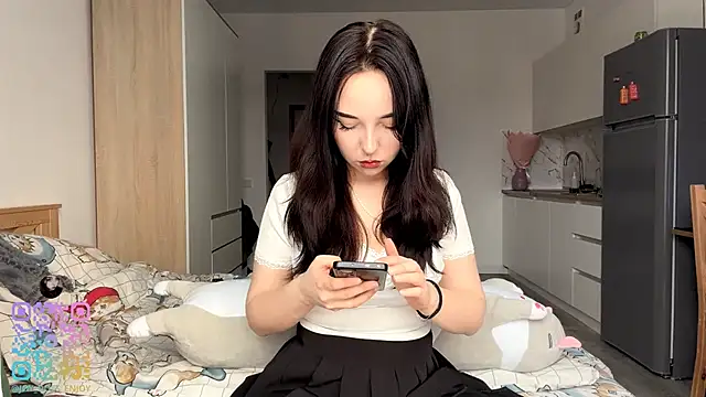 Snapshot of WhiteNoiseJoy chatting on December 17, 2025, 6:08 am WhiteNoiseJoy online show from December 17, 2025, 6:08 am