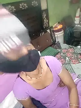 Snapshot of Soniya_089 chatting on December 15, 2025, 6:06 am Soniya 089 online show from December 15, 2025, 6:06 am