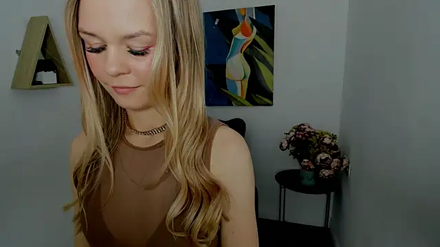 Snapshot of MidnighteAura chatting on May 11, 2026, 2:56 pm MidnighteAura online show from May 11, 2026, 2:56 pm
