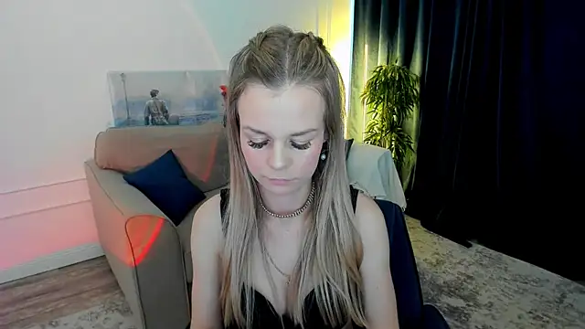 Snapshot of MidnighteAura chatting on May 20, 2026, 11:27 am MidnighteAura online show from May 20, 2026, 11:27 am