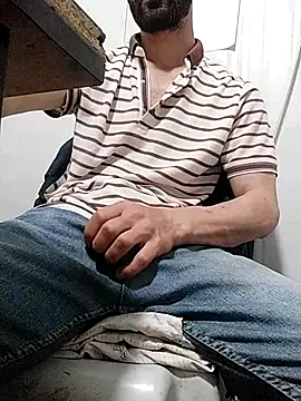 Snapshot of kral4531 chatting on April 12, 2026, 11:32 pm kral4531 online show from April 12, 2026, 11:32 pm