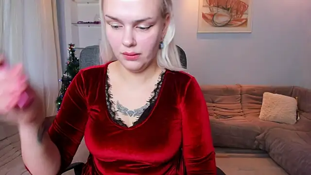 Snapshot of KamillaJei chatting on December 4, 2025, 6:34 am KamillaJei online show from December 4, 2025, 6:34 am