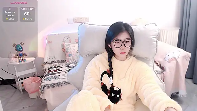 Snapshot of Camila-888 chatting on January 15, 2026, 12:43 pm Camila-888 online show from January 15, 2026, 12:43 pm