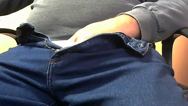 Yoghi65 online show from January 13, 2026, 1:49 pm