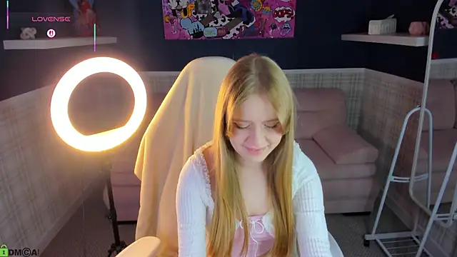Snapshot of Victori_Fox chatting on April 17, 2026, 11:52 pm Victori Fox online show from April 17, 2026, 11:52 pm
