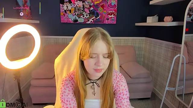 Snapshot of Victori_Fox chatting on April 18, 2026, 11:49 pm Victori Fox online show from April 18, 2026, 11:49 pm