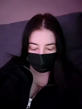 Lana rei online show from December 17, 2025, 7:25 am