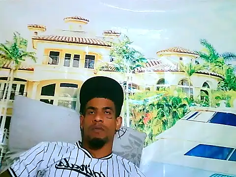 Snapshot of IndianMuscle69 chatting on December 15, 2025, 5:23 am IndianMuscle69 online show from December 15, 2025, 5:23 am