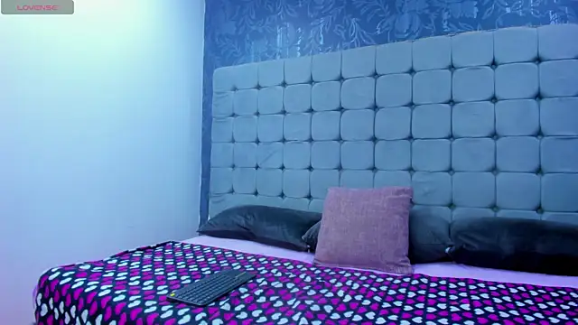 Snapshot of Messy_Karol_ chatting on December 3, 2025, 1:53 pm Messy Karol online show from December 3, 2025, 1:53 pm